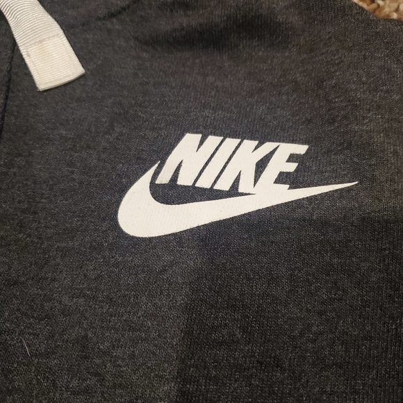 Nike Women's Lightweight Gray Sweatshirt Large - Picture 2 of 5